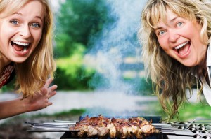 women-and-bbq-grill