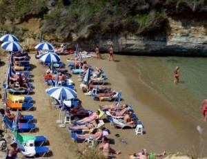 paralia_tourist