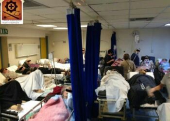 Φωτογραφίες ντοκουμέντο από τον Ευαγγελισμό: Ασθενείς στοιβαγμένοι σαν τσουβάλια!