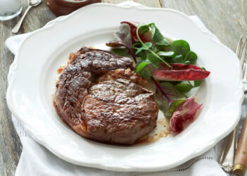 Μπον φιλέ με μουστάρδα και καρδάμωμο