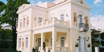 Καλύτερα έπαυλη παρά οικόπεδο!