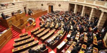 Στη Βουλή το σχέδιο νόμου για τις άδειες στο Δημόσιο