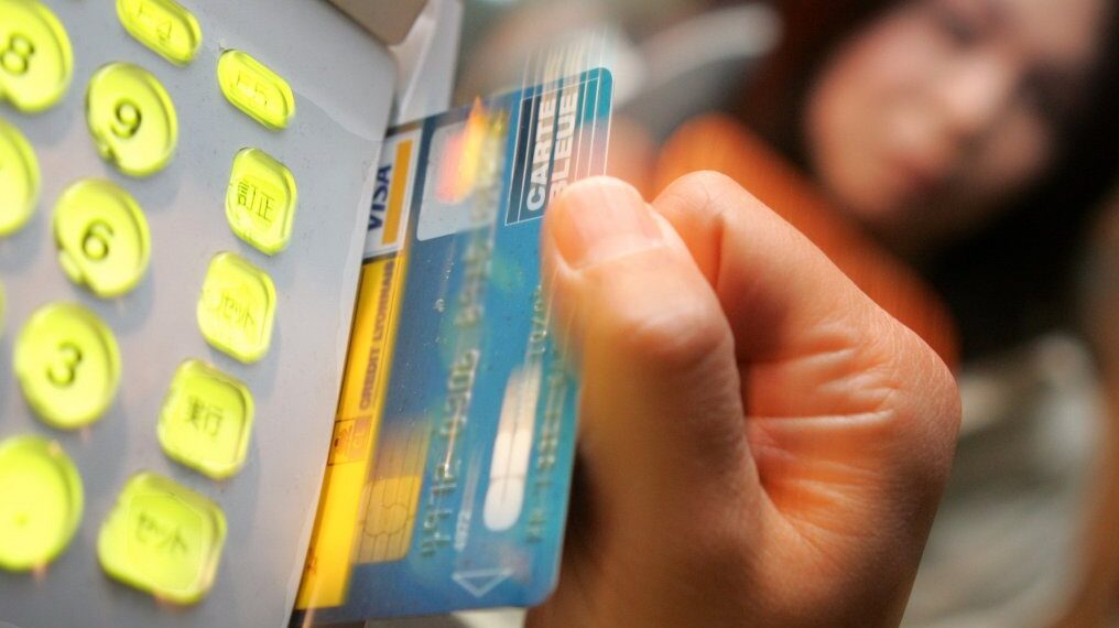 Έλεγχος σε επαγγελματίες & εταιρίες με μεγάλες συναλλαγές μετρητών