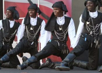 ΑΠΙΣΤΕΥΤΕΣ ΦΩΤΟΓΡΑΦΙΕΣ: Σύλλογος Ποντίων Ουγκάντας !