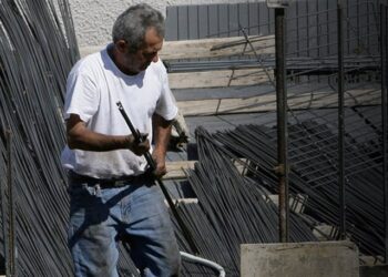 Υπ. Εργασίας: Πρόστιμα 6 εκατ. ευρώ για τη «μαύρη» εργασία το Σεπτέμβριο και τον Οκτώβριο