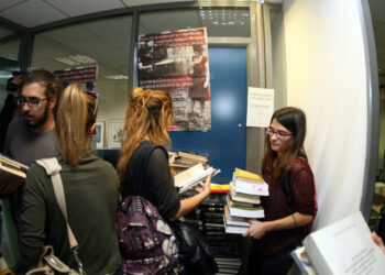 Ανοίγει το ΕΜΠ απο Δευτέρα, βολές κατά Πελεγρίνη