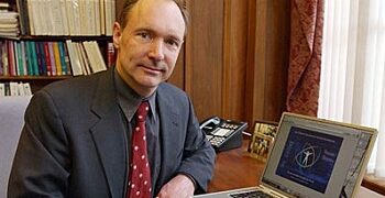 Τιμ Μπέρνερς-Λι: Σε κίνδυνο η δημοκρατική φύση του διαδικτύου