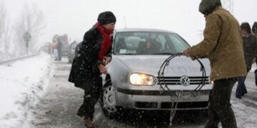 Πρακτικές συμβουλές όταν οδηγείτε με χιόνι ή πάγο