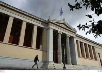 Ποιες σχολές σκέφτονται να μπουν στον χορό του χαμένου εξαμήνου