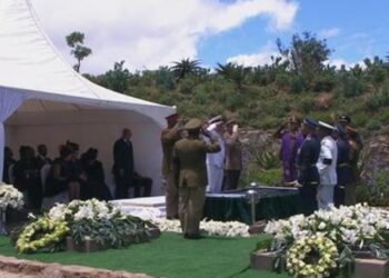 Στη γη των προγόνων του αναπαύεται ο μαχητής Νέλσον Μαντέλα