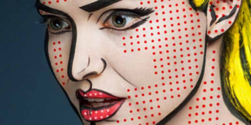 Ρώσοι καλλιτέχνες χρησιμοποιούν μεικ-απ για να μετατρέψουν πρόσωπα σε εικόνες