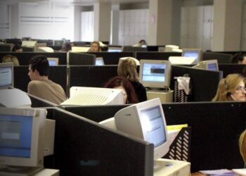 Δύο στους δέκα εργαζόμενους παίρνουν λιγότερα από 500 ευρώ!