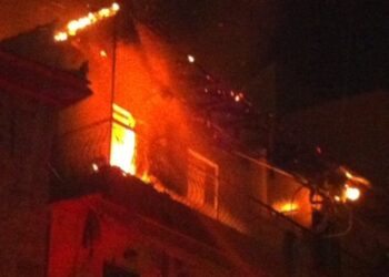 Στις φλόγες τυλίχθηκε ένα ακόμη σπίτι χωρίς ρεύμα