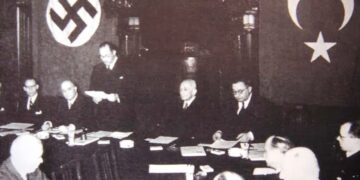 Ποιός είναι πιο βάρβαρος και πιο επικίνδυνος, ο Ναζισμός ή ο Κεμαλισμός κύριε Νταβούτογλου και κύριε Αθανασίου;