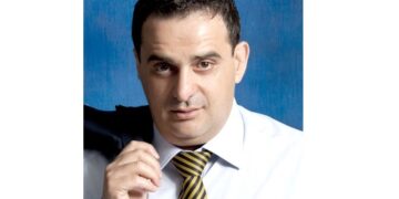 Γ. ΤΟΠΑΛΙΔΗΣ: «Η επέκταση της διάρκειας ζωής του γάλακτος, χαριστική βολή στην ελληνική κτηνοτροφία»
