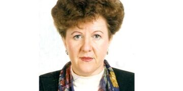 «Τώρα στις γιορτές…» – Γράφει η Καλογήρου Συρματένια (Τούλα) Φιλόλογος Παιδαγωγός