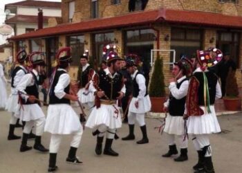 5o ΓΥΜΝΑΣΙΟ: ΠΑΡΑΞΕΝΑ ΧΡΙΣΤΟΥΓΕΝΝΙΑΤΙΚΑ ΕΘΙΜΑ ΣΤΗΝ ΕΛΛΑΔΑ