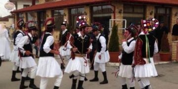 5o ΓΥΜΝΑΣΙΟ: ΠΑΡΑΞΕΝΑ ΧΡΙΣΤΟΥΓΕΝΝΙΑΤΙΚΑ ΕΘΙΜΑ ΣΤΗΝ ΕΛΛΑΔΑ