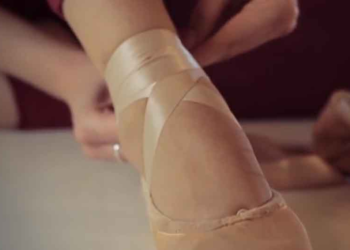 To σποτ των παραστάσεων του Δημοτ. Ωδείου Πτολεμαΐδας με το Μπαλέτο