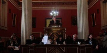 Αδιέξοδο στο ΕΚΠΑ, ανοίγει το ΕΜΠ