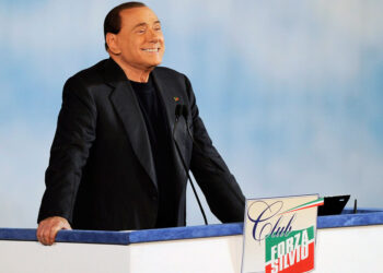 Σίλβιο Μπερλουσκόνι: «Θα γίνει επανάσταση αν με συλλάβουν»