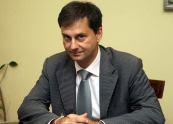 Πώς να αποφύγετε κατάσχεση από την εφορία