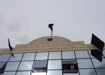 Μαύρη σημαία στην ΕΡΤ3 (video)