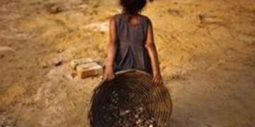 Σαν σκλάβοι δουλεύουν δέκα εκατομμύρια παιδιά σε όλο τον κόσμο