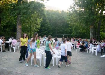 Τραγούδι, παιχνίδι και χορός στην τελετή λήξης των χορευτικών τμημάτων του Συλλόγου Ηπειρωτών Κοζάνης