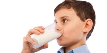 Παρατείνεται η προθεσμία υποβολής αιτήσεων έγκρισης συμμετοχής στην επιδότηση κατανάλωσης γάλακτος στα σχολεία