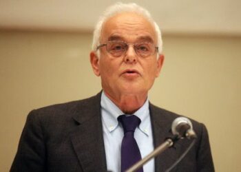 Παραιτήθηκαν Μανιτάκης και Ρουπακιώτης