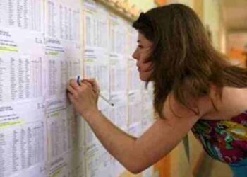 Βάσεις 2013: Σε ποιες σχολές ανεβαίνουν και σε ποιες πέφτουν