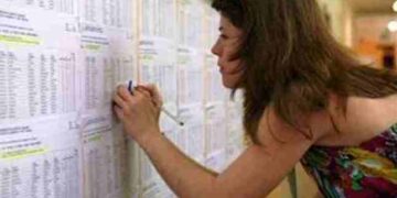 Βάσεις 2013: Σε ποιες σχολές ανεβαίνουν και σε ποιες πέφτουν