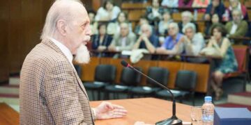 Καθήλωσε με την ομιλία του ο Καθηγητής Θεοδόσης Τάσιος