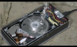 Δείτε πώς δουλεύει ένας σκληρός δίσκος σε αργή κίνηση (video)