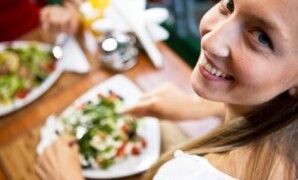 10 τροφές που μας κάνουν ευτυχισμένους!