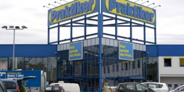 Στα πρόθυρα της χρεοκοπίας η γερμανική Praktiker – Τι θα γίνει με την Ελλάδα