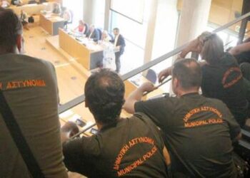 Τριήμερο κλείσιμο των Δήμων αποφάσισε η ΚΕΔΕ και συνάντηση με Σαμαρά