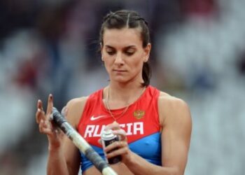 Η «τσαρίνα των αιθέρων» αποχαιρετά το στίβο