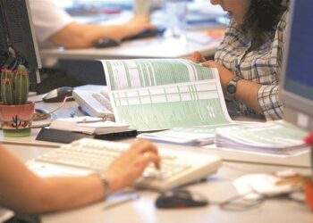 Καταργούνται αποδείξεις και συμπληρωματικός φόρος στα ενοίκια