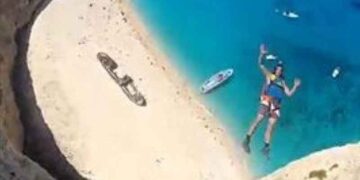 Ελεύθερη πτώση στο Ναυάγιο της Ζακύνθου (video)