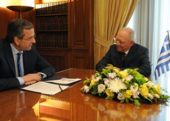 «Τώρα μόνο στήριξη, λεφτά ίσως αργότερα» το μήνυμα Σόιμπλε