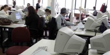 Η νέα λίστα – Ποιοι 4.800 υπάλληλοι βγαίνουν σε διαθεσιμότητα τον Σεπτέμβριο