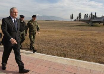 Καυγάς για τροπολογία Αβραμόπουλου σχετικά με τα κυβερνητικά αεροσκάφη