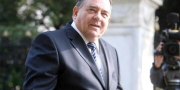 Ο Καρατζαφέρης επόμενος «στόχος» για επιστροφή στη ΝΔ