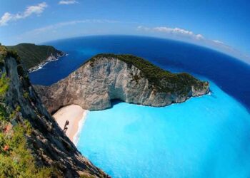 Μικρές παραλίες πραγματικά διαμάντια στη Μεσόγειο!