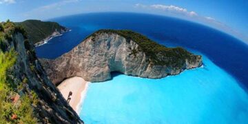 Μικρές παραλίες πραγματικά διαμάντια στη Μεσόγειο!