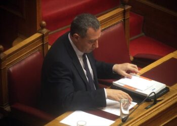 Άδεια παραμονής σε Πακιστανό για πράξη αυτοθυσίας