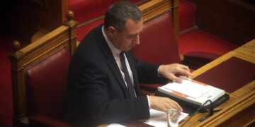 Άδεια παραμονής σε Πακιστανό για πράξη αυτοθυσίας