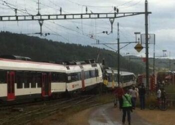 Νέος σιδηροδρομικός εφιάλτης: Σύγκρουση τρένων στην Ελβετία με 44 τραυματίες